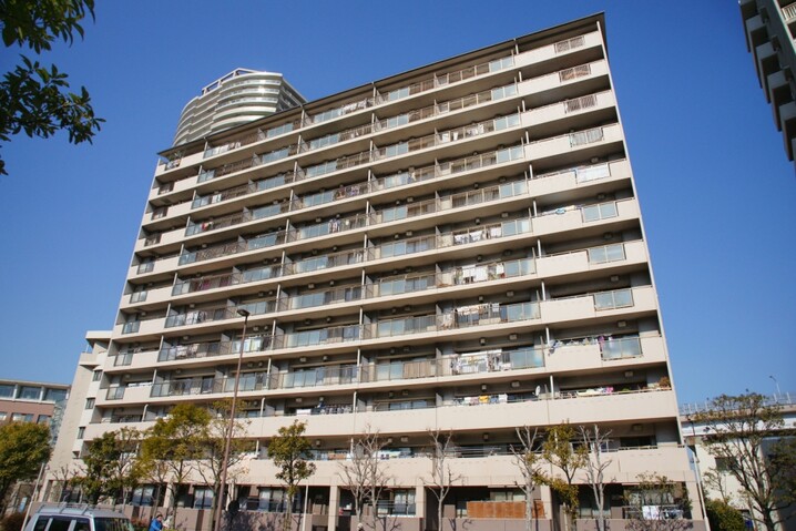 ウェルシティ横須賀ポートバレーヌ３番館