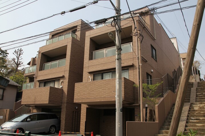 ライオンズコート山王