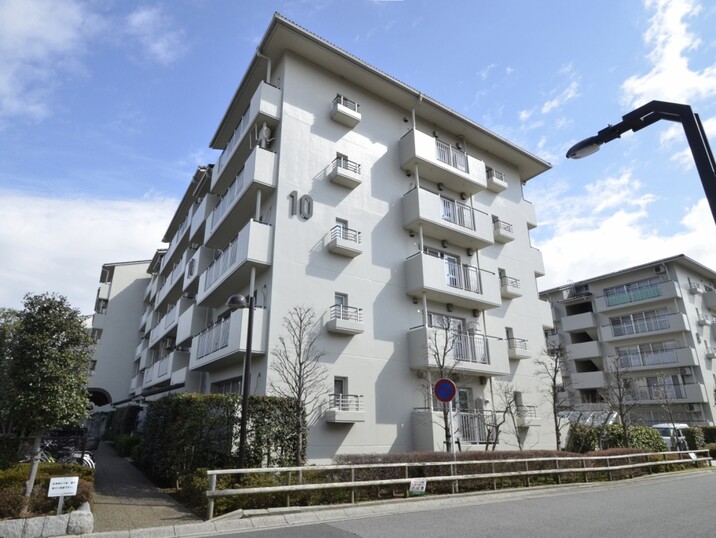 グリーンアベニュー谷塚１０号棟