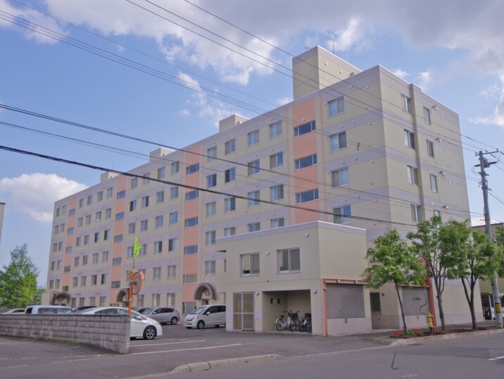 ロピア高砂駅前