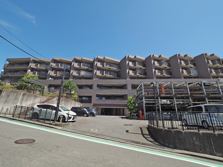 ラディエンス金沢文庫弐番館