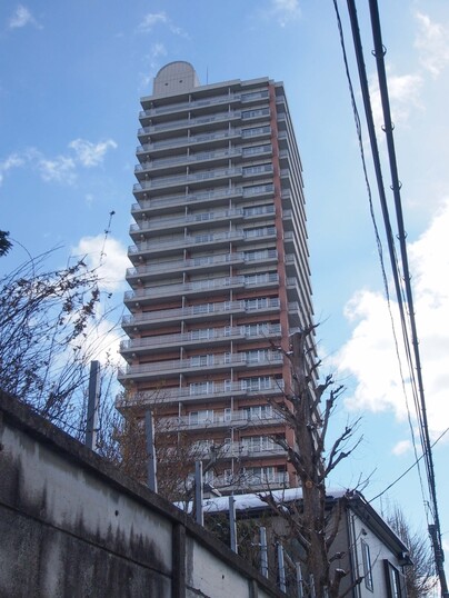 ツインタワー広瀬川春圃