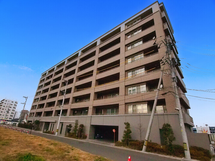 サーパス小鶴新田駅前