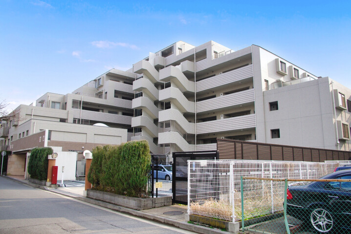 ルイシャトレ大倉山サンクティエル