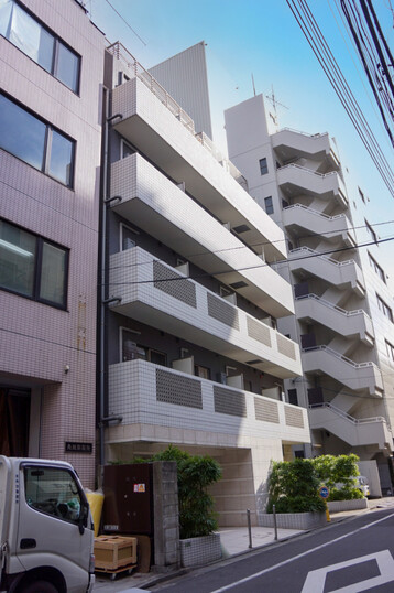 ラグジュアリーアパートメント本郷