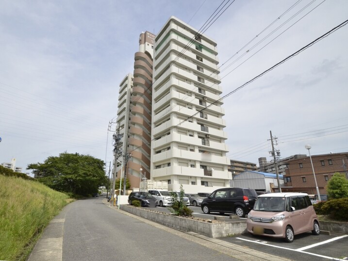 ホワイトキャッスル植田Ⅵ