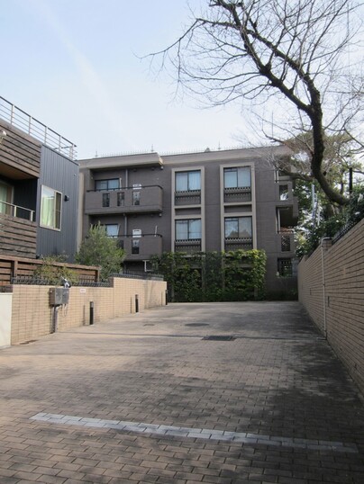 ヴェルサイユ東山公園