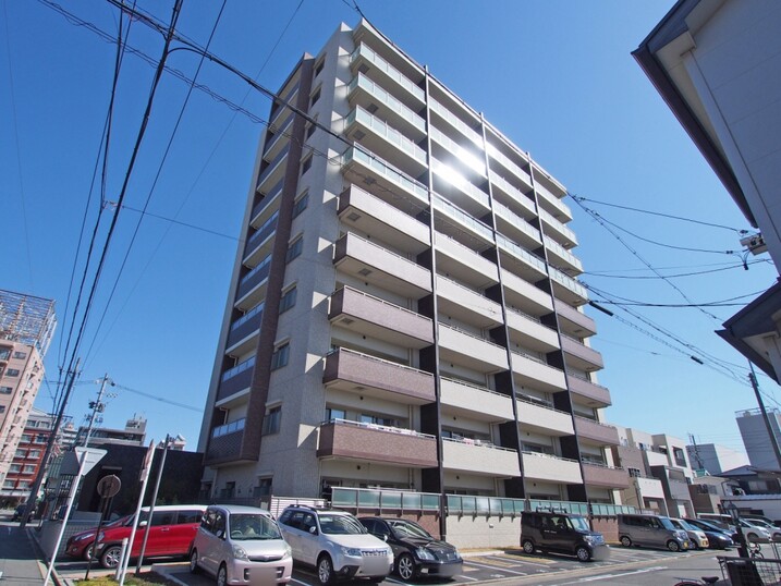 ファミリアーレ尾頭橋