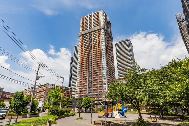 ＴＨＥ ＫＯＳＵＧＩ ＴＯＷＥＲ