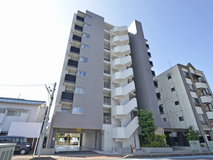 アーデル蕨 市役所通り