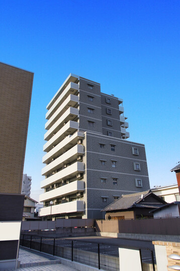 ローレルコート烏森駅前