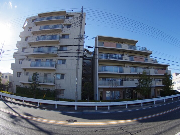 リーデンススクエア八田