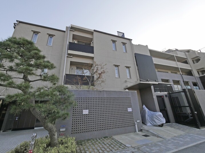 プラウド市川大門通り