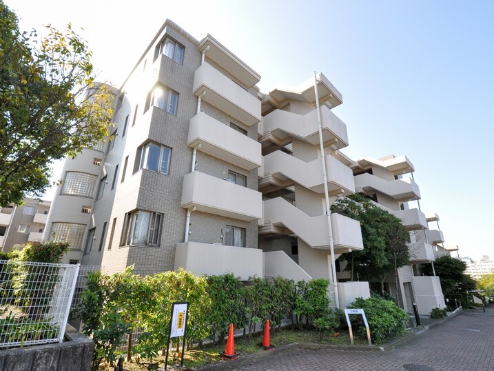 サザンヒルズ竹山３番館