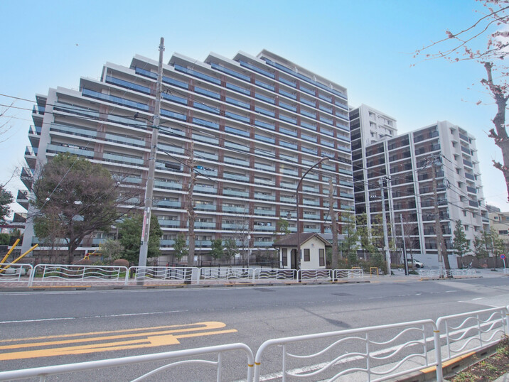 Ｅａｓｔ Ｇａｔｅ ＳＱＵＡＲＥ