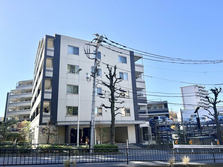 プレシス多摩永山レヴィエ