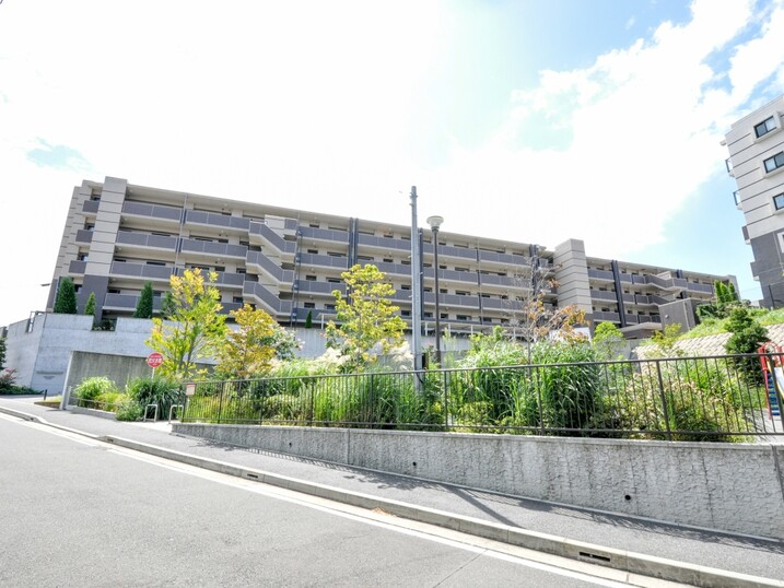レーベン横濱鶴ヶ峰テラス