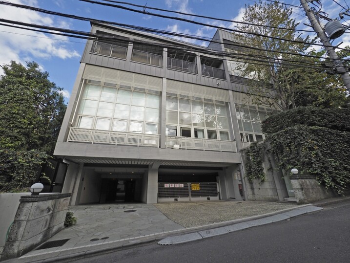 グランドメゾン神宮前