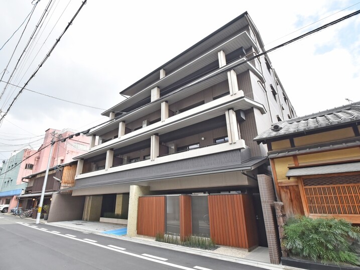 グランリソシエ御所南夷町