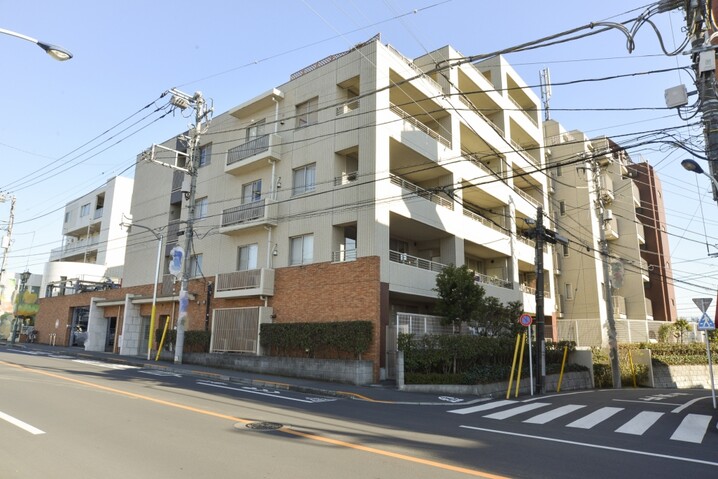 ラヴィドール豊田エステラス