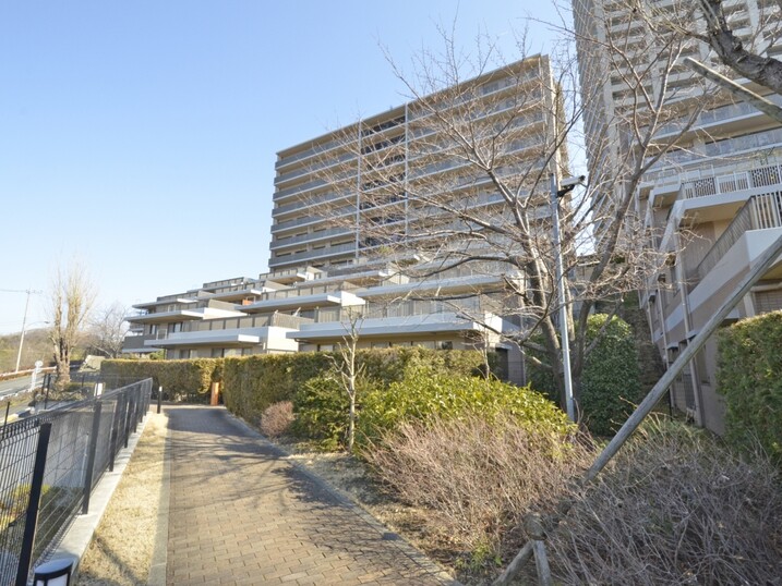 ローレルスクエア３南大沢番館