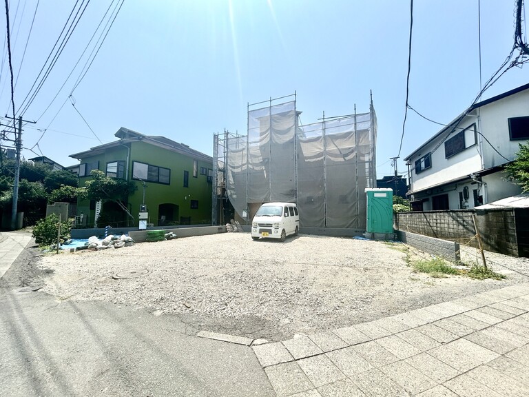 ～長谷駅まで徒歩1~2分　海・山・歴史を間近に感じる新築2棟分譲～