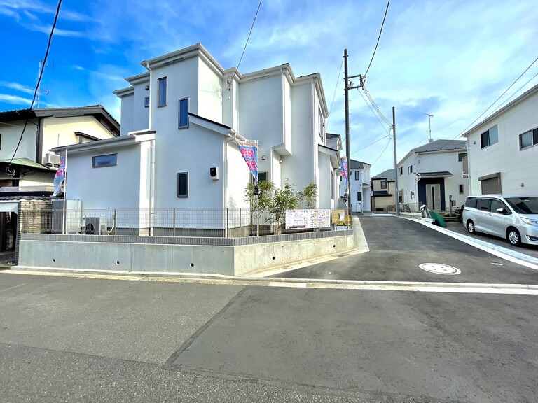 三ツ沢上町駅　徒歩8分の分譲住宅！！(現地写真・前面道路（撮影日；2024年7月29日）　)