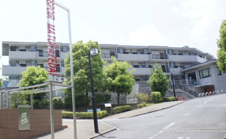 エスポワール松風台Ⅲ番館(外観・建物エントランス・キッチン(リニューアル住戸の1部屋))