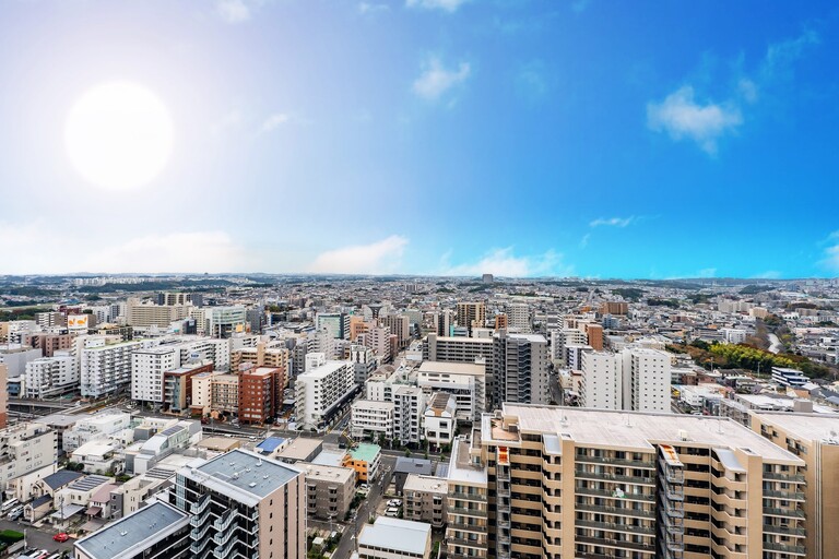 エスタテラ湘南台　プラザタワー(バルコニーからは藤沢市南下を見渡せます。バルコニーからは「江ノ島・ランドーマークタワー」を望みます（天候による）)