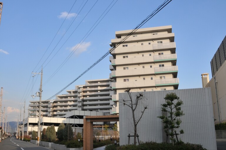 ライオンズマンション鴻池新田(外観)