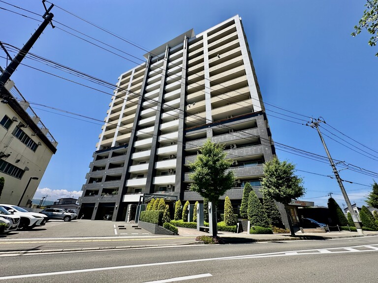 サンデュエル岩沼駅前ザ・タワー(マンション外観写真)