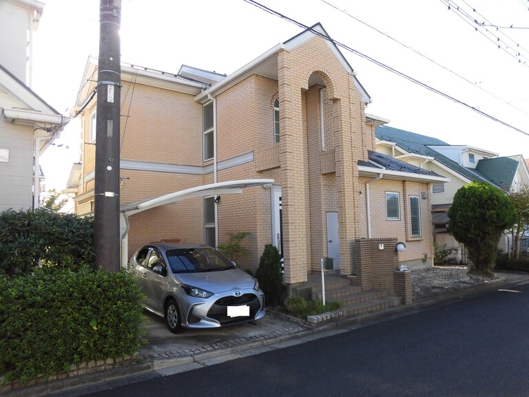 千葉県東金市季美の森東１丁目(建物外観（リフォーム前）※車両等は販売対象外です。)