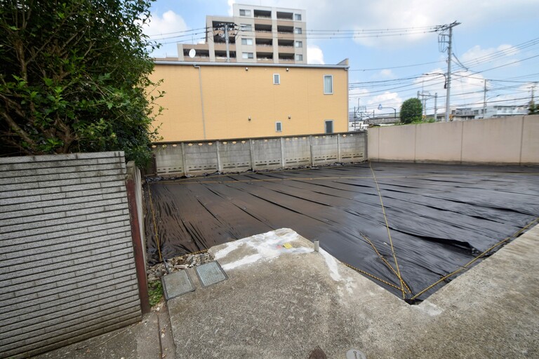 東京都国分寺市本町４丁目(現地写真（建築条件付き売地ではないため、お好きなハウスメーカー・工務店での建築が可能です。）)