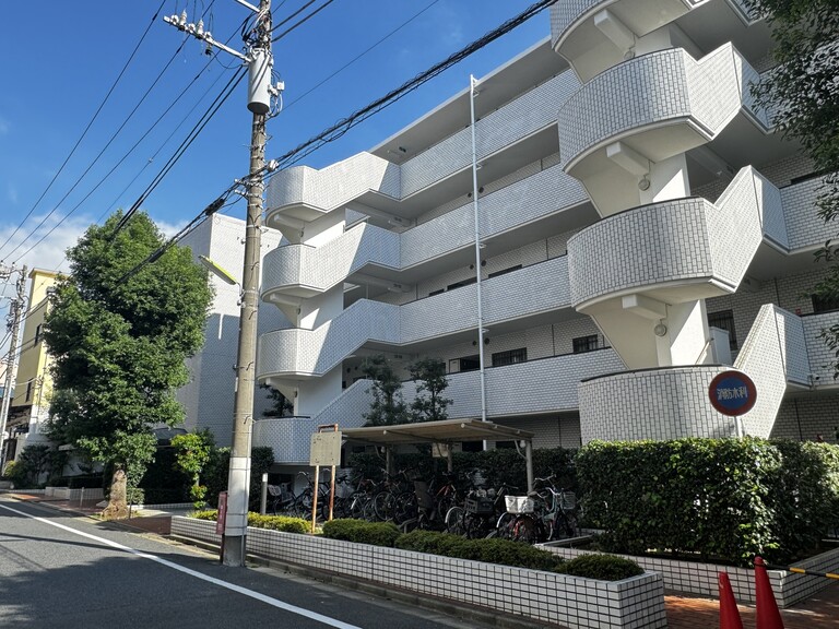 ペアパレス桜新町楠館(建物外観)