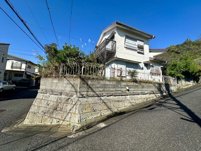 神奈川県鎌倉市津(湘南モノレ「西鎌倉」駅徒歩11分の南東角地！)