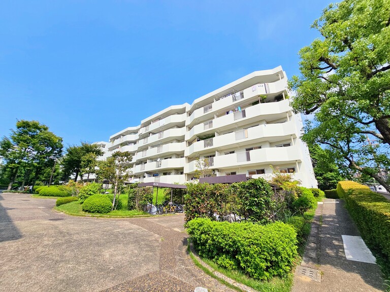 あざみ野団地(【あざみ野団地】あざみ野駅に一番近い棟です)