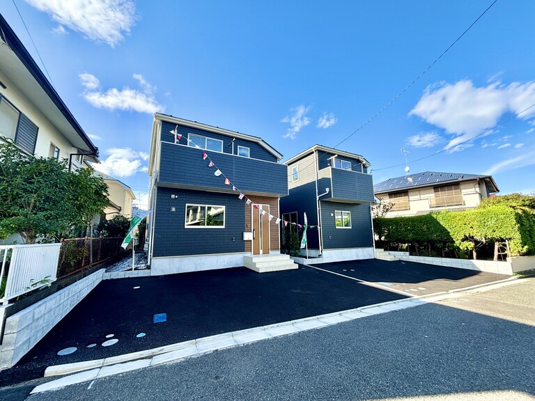 神奈川県横浜市港南区日限山３丁目(全体区画写真（2号棟：写真左側）)