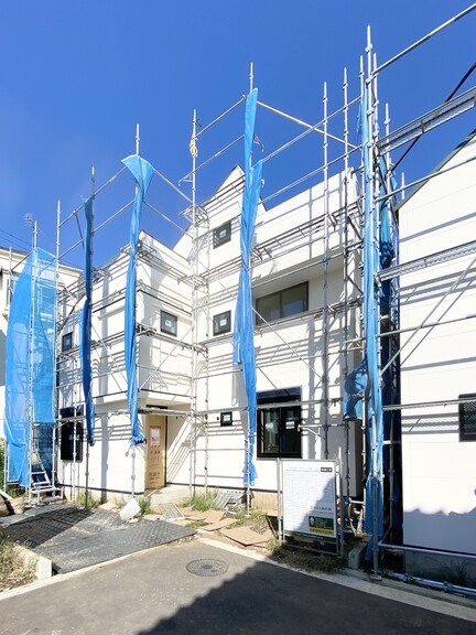 ◆2階建:ルーフバルコニー付住戸◆閑静な住宅地に位置する分譲地:LDK20帖以上　2号棟(現地写真 2024年11月3日)