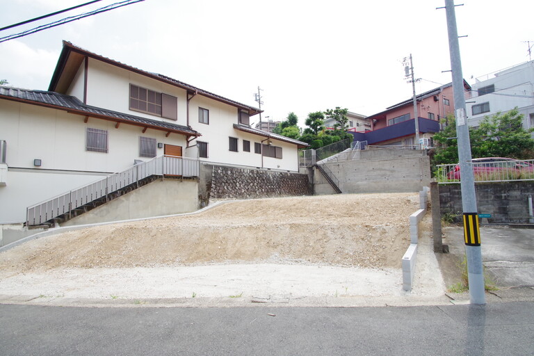 愛知県名古屋市天白区八事石坂(北東側道路から撮影)