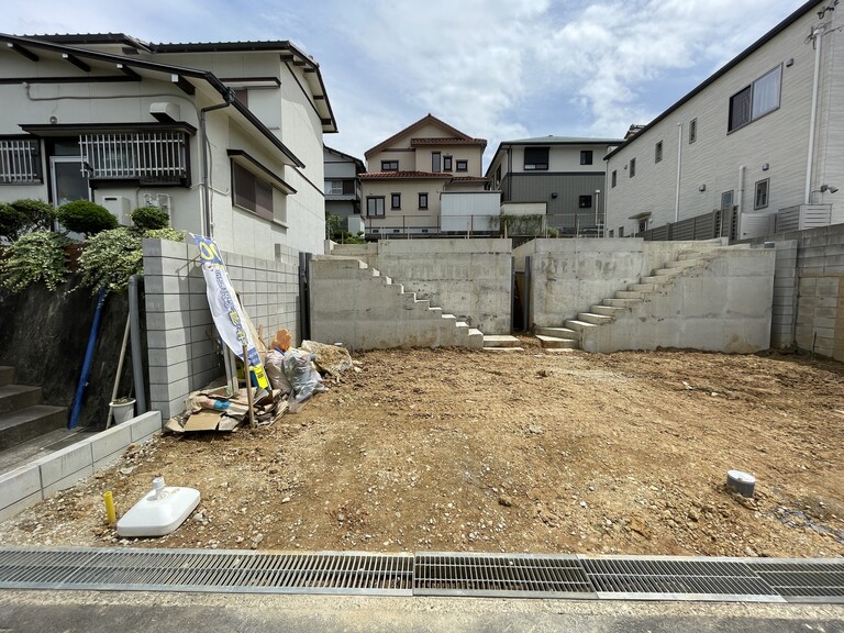 愛知県尾張旭市緑町緑ケ丘(建物外観　※建築中)