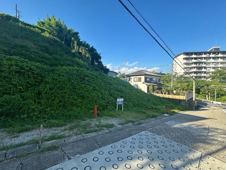 愛知県名古屋市名東区植園町１丁目