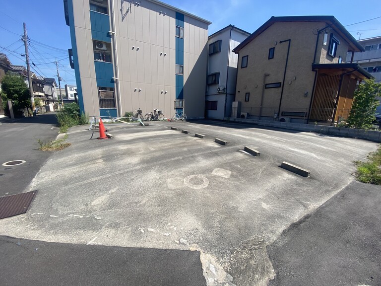 大阪府枚方市磯島茶屋町(現況：アスファルト敷。更地引渡)