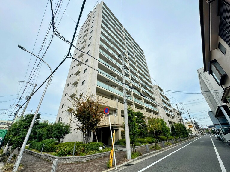 イニシア鶴見緑地公園(建物外観)