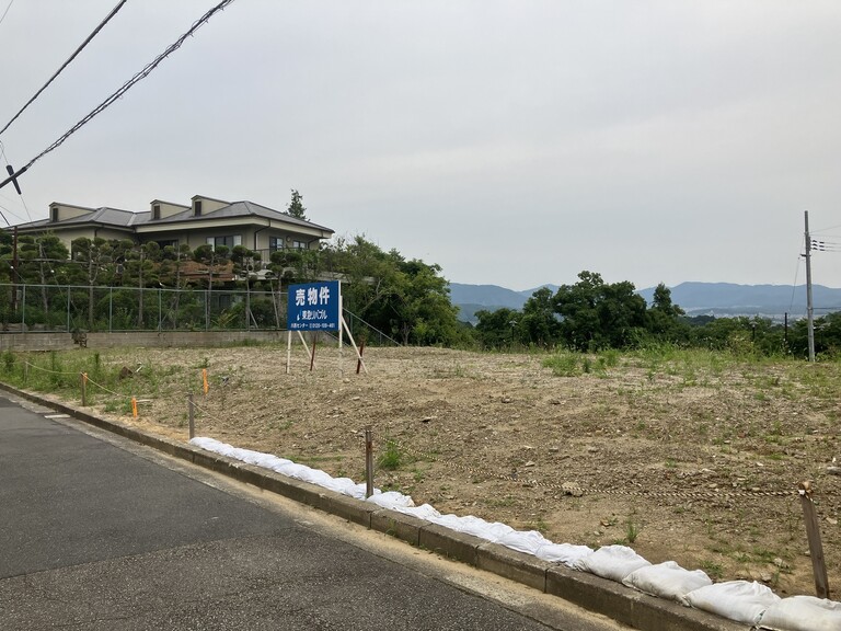 兵庫県川西市清和台東１丁目(現地写真（3区画全体撮影）)