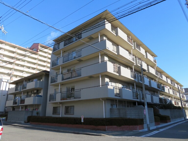 ファミール東灘(～ファミール東灘～2駅2沿線の利用が可能です。・阪神本線「深江」駅徒歩7分・JR東海道本線「甲南山手」駅徒歩10分)