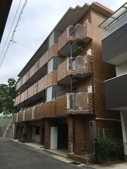 ライオンズマンション石屋川(外観写真)