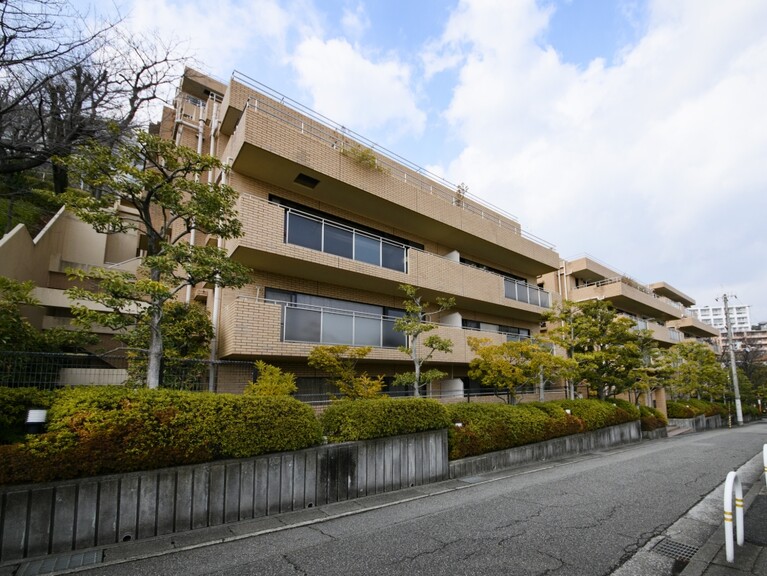 コート芦屋朝日ヶ丘１号棟(外観です。)