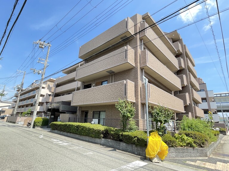 ダイアパレス東灘深江本町(～ダイアパレス東灘深江本町～3駅2沿線の利用が可能です。・阪神本線「深江」駅徒歩7分・阪神本線「芦屋」駅徒歩11分・JR東海道本線「甲南山手」駅徒歩13分)