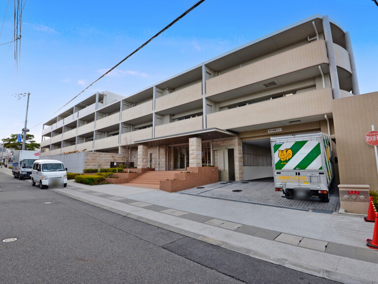 ネバーランド逆瀬川野上(外観)