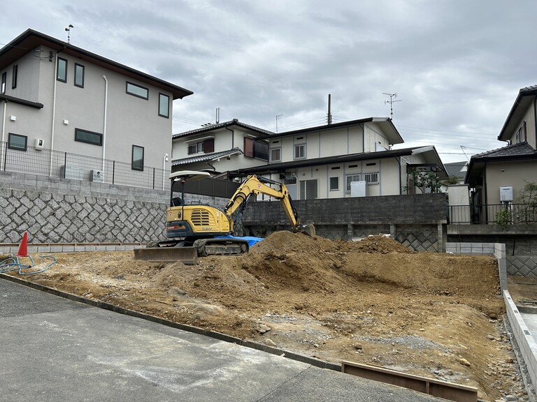 兵庫県川西市大和西１丁目(現地写真 2024年10月27日 家具等は販売対象に含まれません。)